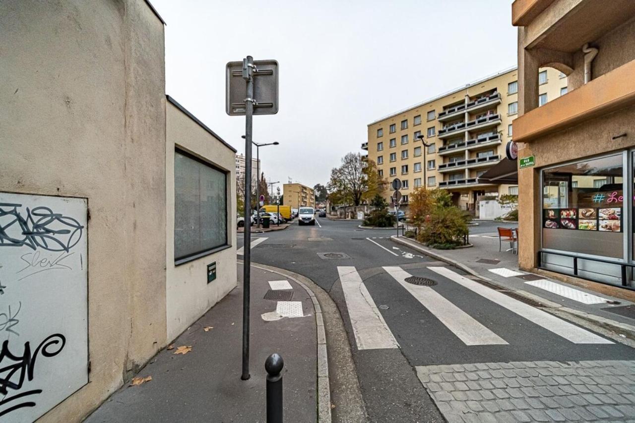 Sleep And Go - Cozy 9 People - Oullins Apartment Exterior photo